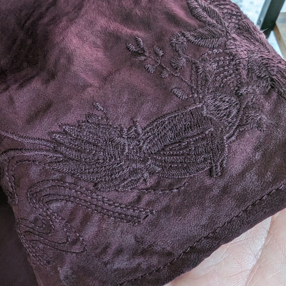 NWT Jennifer Lopez Burgundy Blouse - Picture 2 of 8